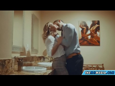 ❤️ Ha blonde e mahlahahlaha e u eka ka kamoreng ea ho phomola ea sechaba litšoantšong tsa bootsoa st.hentai-ita.ru ﹏